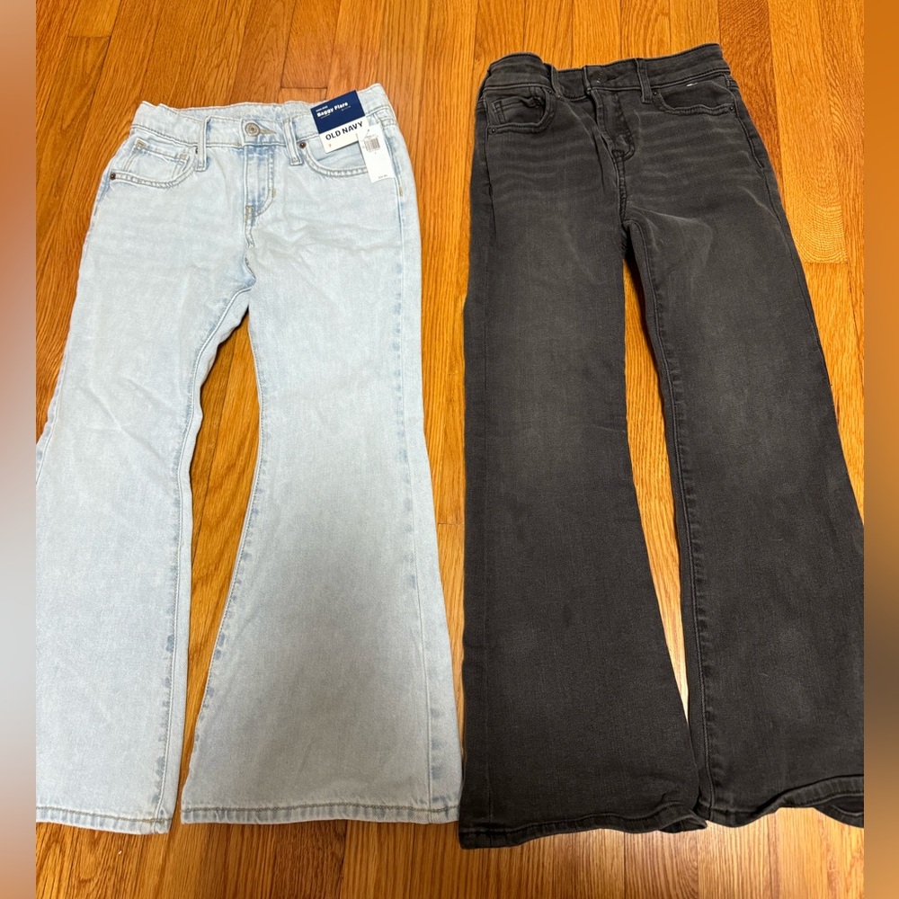 Black Gap jeans size 7 and Old Navy jeans a size 7 
Flare - super cute!